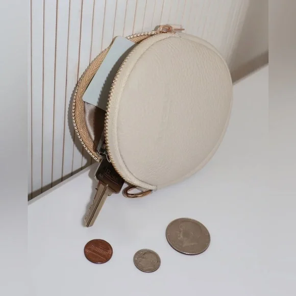 Marcella NYC Maiya Genuine Leather Circle Zip Coin‎ Purse Bone Pebble Cream NWT - Picture 5 of 5